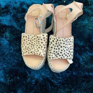 Dolce Vita Wedge Sandal Never Worn. Size 6